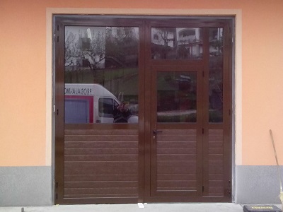 Dvokrilna garažna vrata - rjava