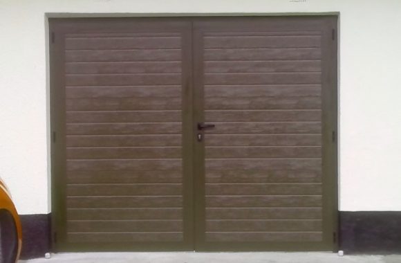 Dvokrilna garažna vrata - čoko rjava